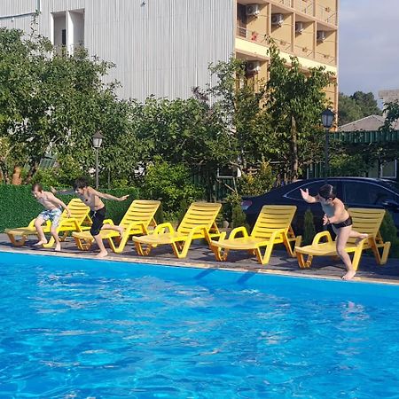 Midia Guest House Kobuleti Esterno foto