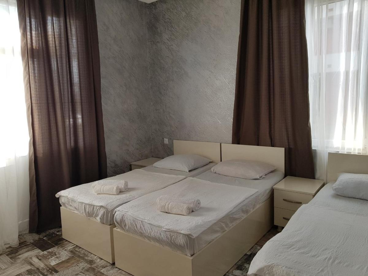 Midia Guest House Kobuleti Esterno foto