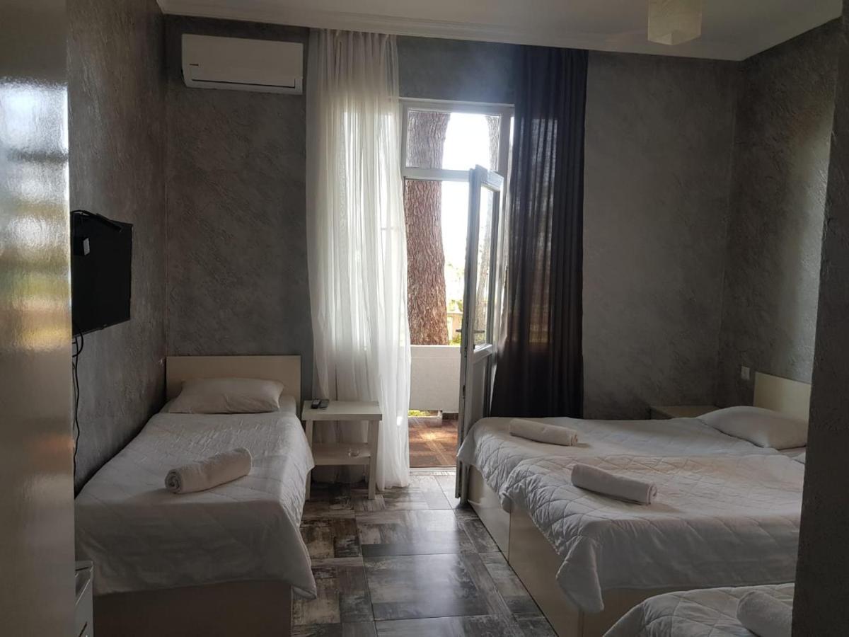 Midia Guest House Kobuleti Esterno foto
