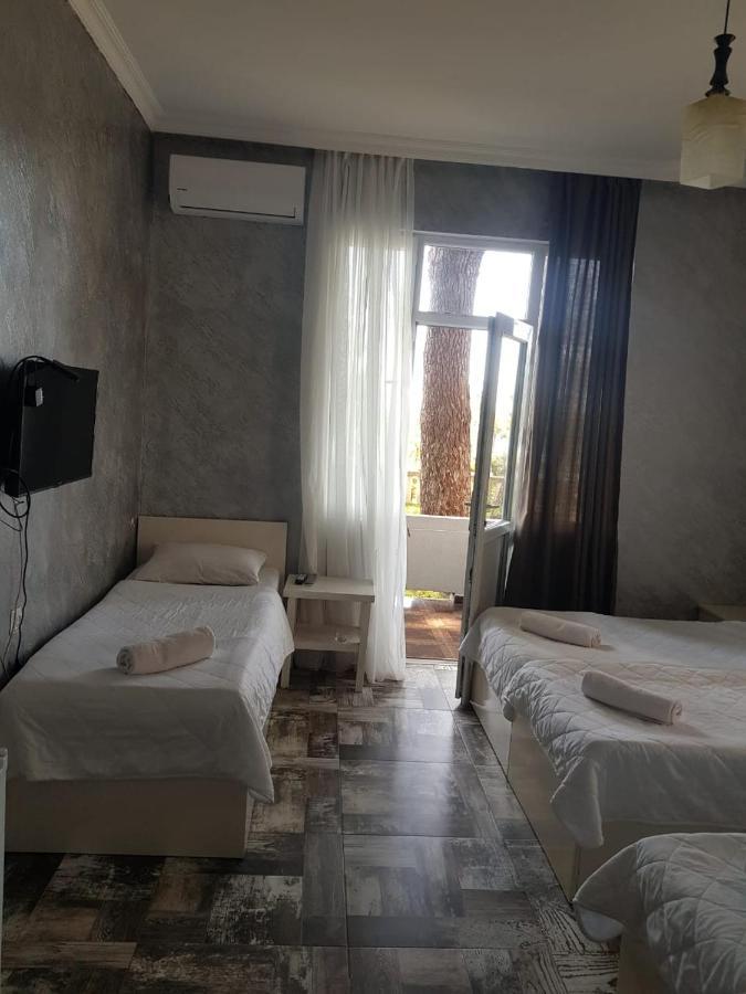 Midia Guest House Kobuleti Esterno foto