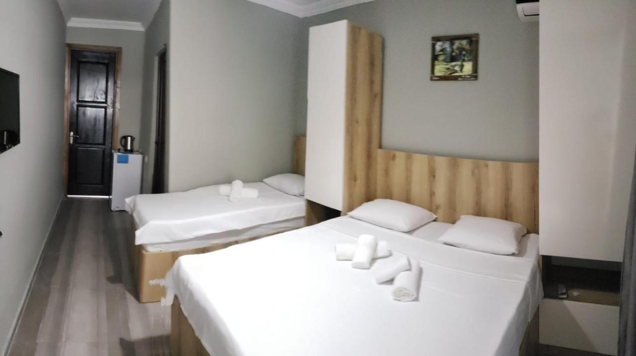 Midia Guest House Kobuleti Esterno foto