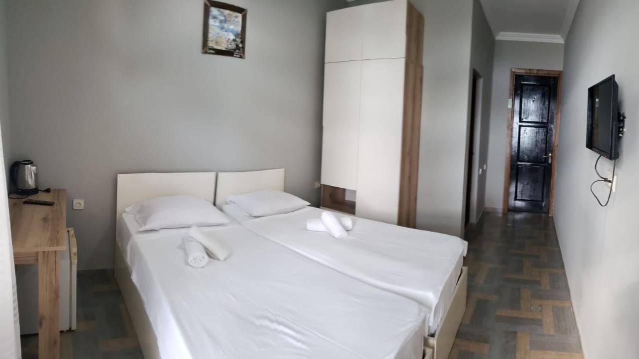 Midia Guest House Kobuleti Esterno foto