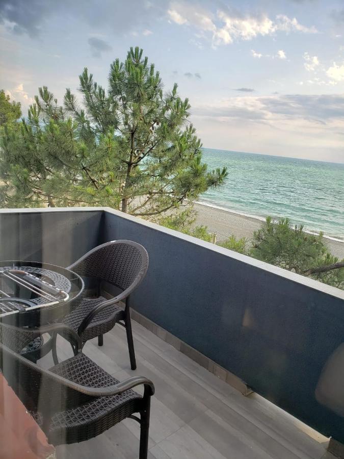 Midia Guest House Kobuleti Esterno foto