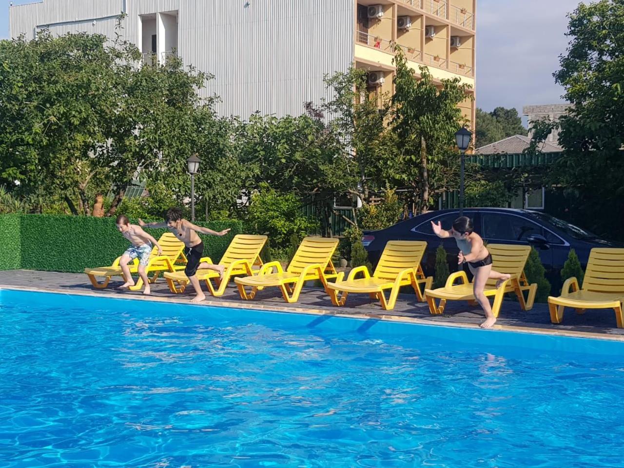 Midia Guest House Kobuleti Esterno foto