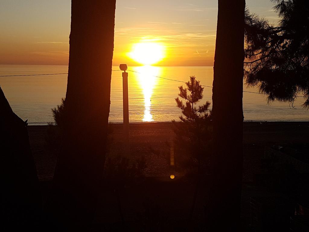 Midia Guest House Kobuleti Esterno foto