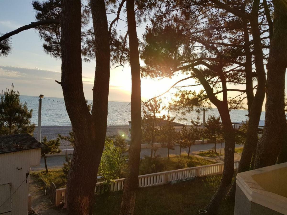 Midia Guest House Kobuleti Esterno foto